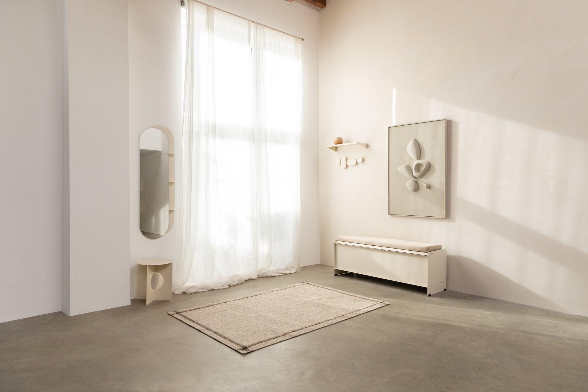 licht interieur met plank, kast en spiegel - robuust amsterdam