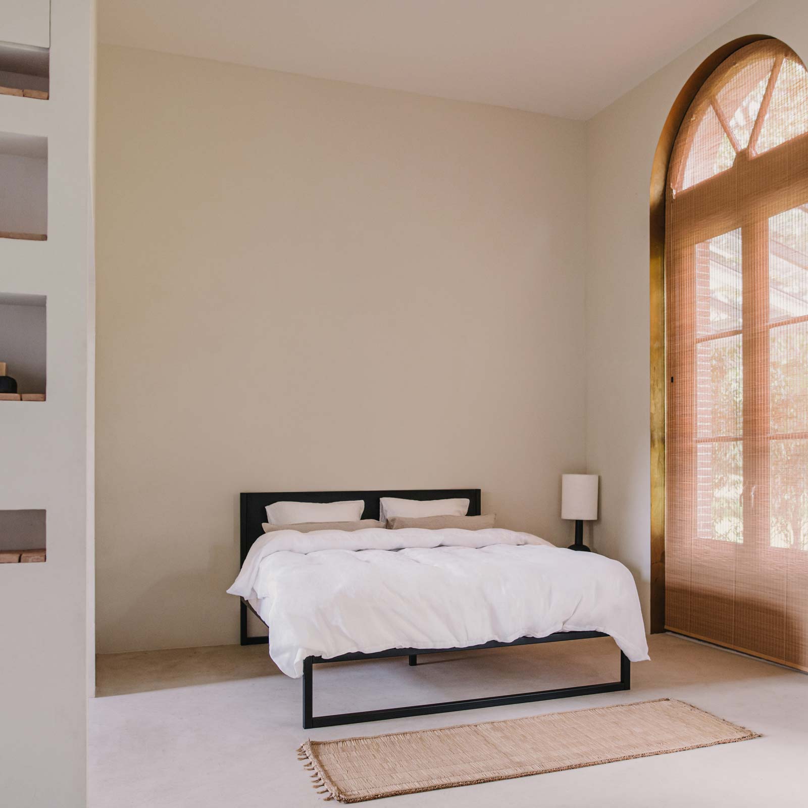 Afbeelding sfeerbeeld stalen hoofdbord headboard Bedframe °01 / °02 + board Black / Zwart Robuust Amsterdam