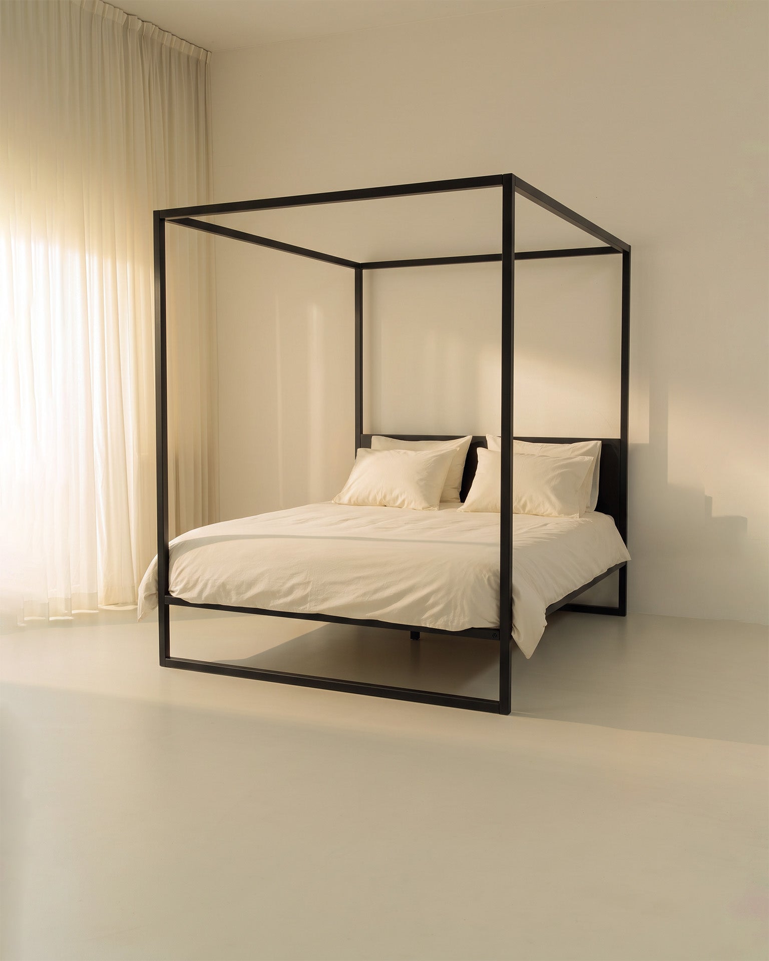 Hemelbed °02 | Zwart